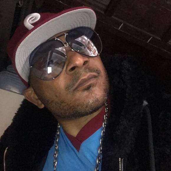 Meet your Posher, Shawn - Picture 5 of 5